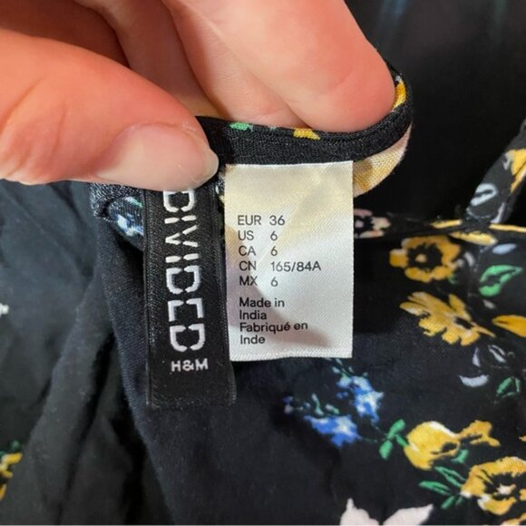 H&M Black Sleeveless Top with Yellow Floral Design - Picture 2 of 8
